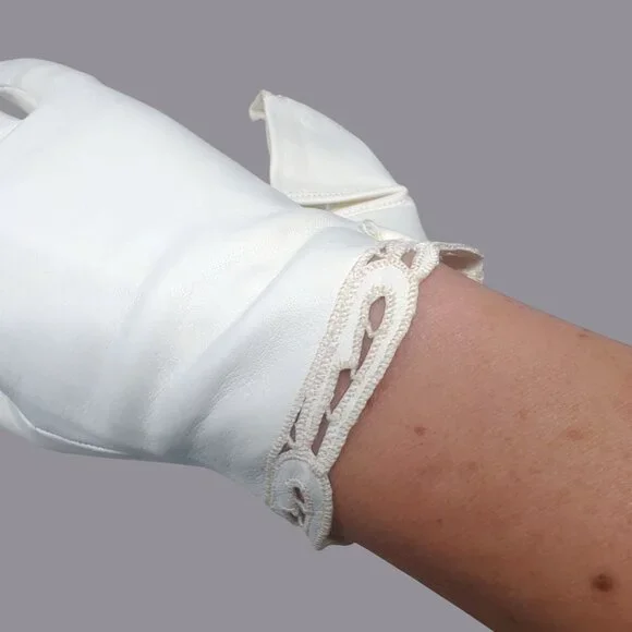 Vintage Antique Leather Gloves White Wrist Lace - Picture 2 of 10